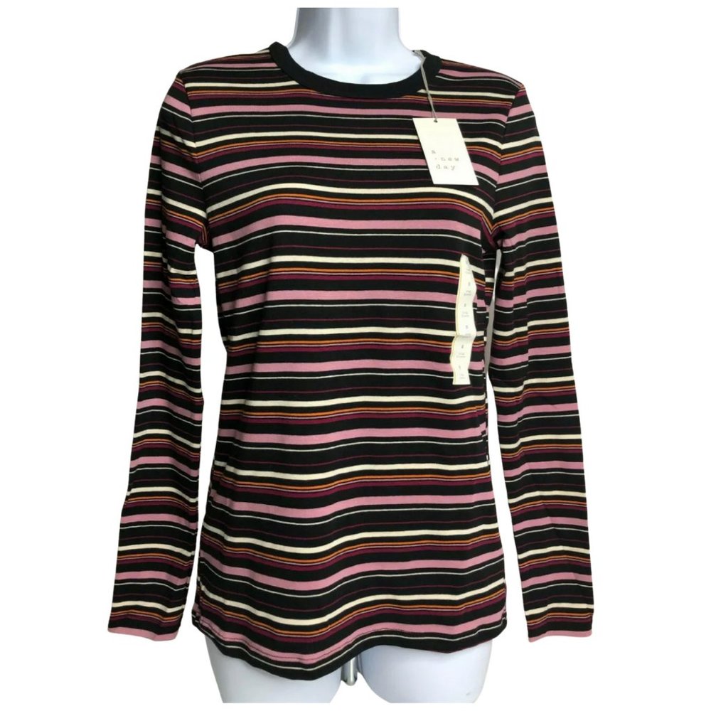 032.  NEW!! Women’s Striped Long Sleeve Shirt